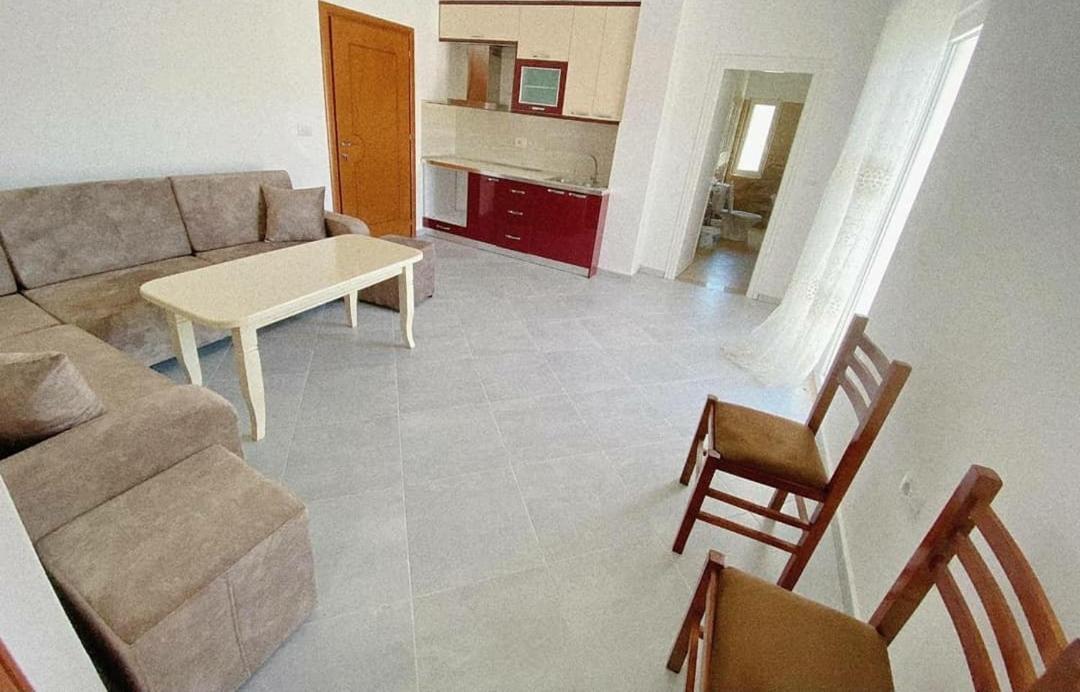 Bar-Restaurant-Hotel-Familja Klos Extérieur photo